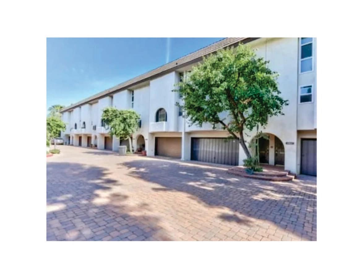 Photo - 5271 Newcastle Ave