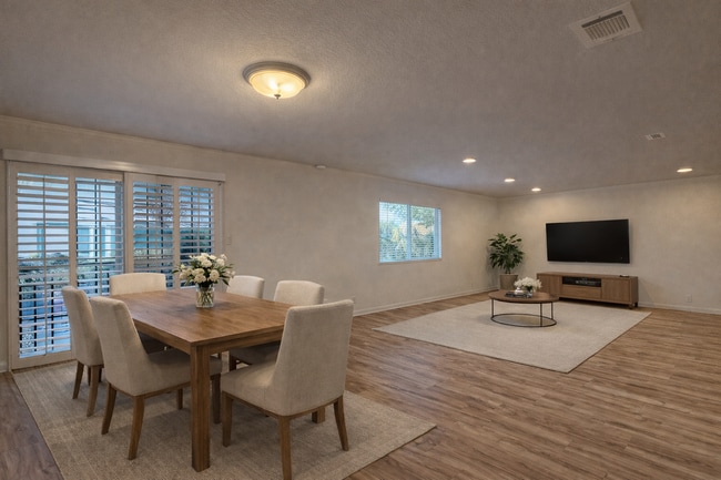 Photo - 3158 Juanita St