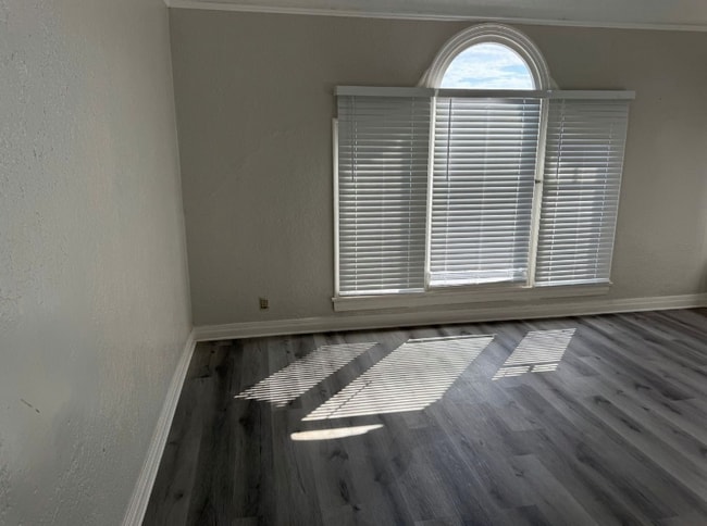 Photo - 2527 Cincinnati St Unit 5