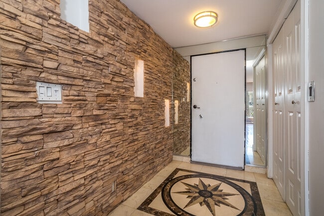 Photo - 7560 Hollywood Blvd Unit 108