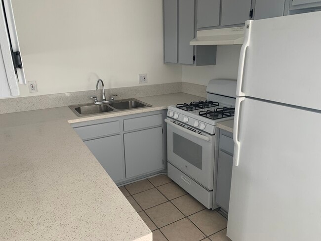 Photo - 147 S Avenue 56