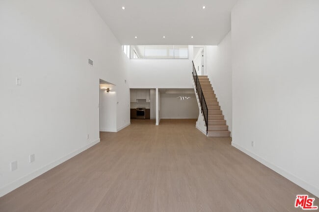 Building Photo - 10630 Wilkins Ave Unit 301