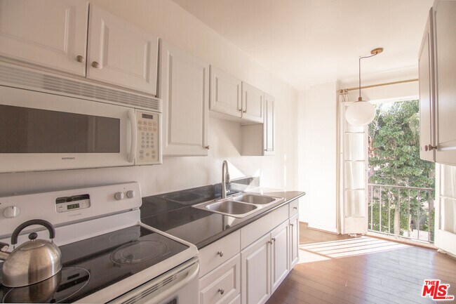 Photo - 1201 N Crescent Heights Blvd Unit 203