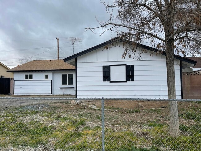 Photo - 45409 7th St E