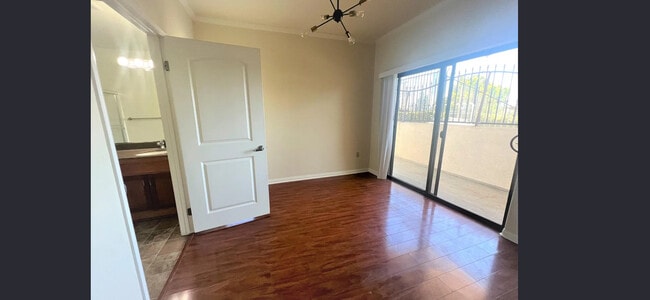 Photo - 1154 Bellevue Ave