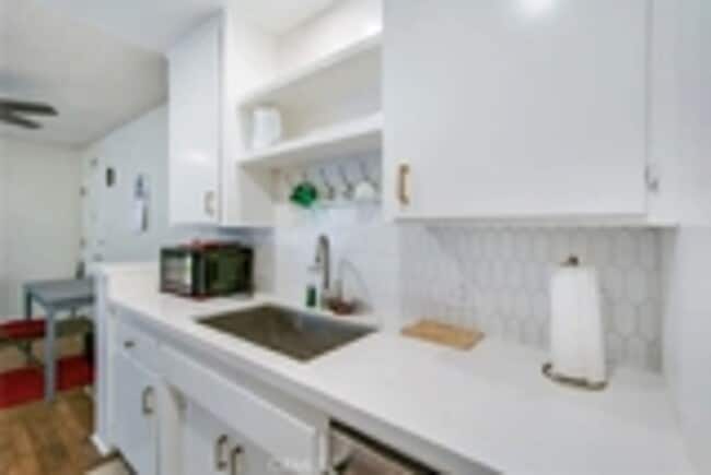 Photo - SIGN LEASE BY 2/1/26 RECEIVE 1 MONTH FREE ON 12 MONTH LEASE!