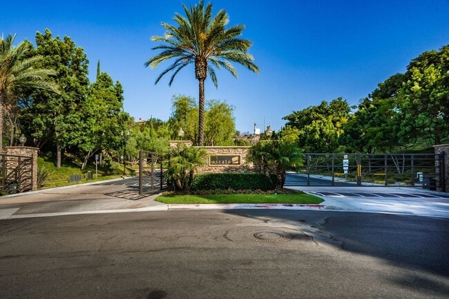 Beautiful townhome in Mission Valley! Ava... - Beautiful townhome in Mission Valley!  Ava...