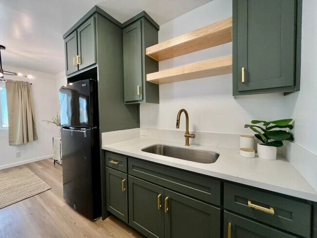 Photo - 5819 Carlton Way