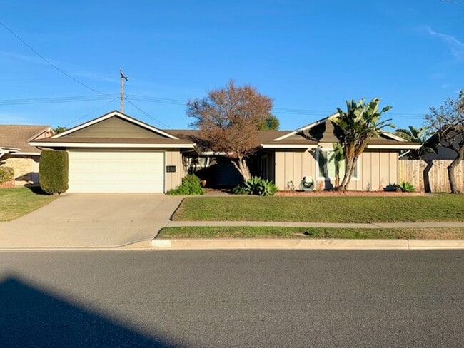 Camarillo | 3 Bed + 2 Bath Home | Jay Ct. - Camarillo | 3 Bed + 2 Bath Home | Jay Ct.