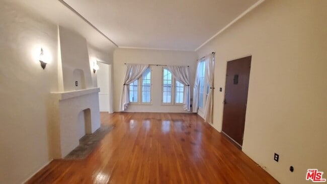 Photo - 8616 W Olympic Blvd