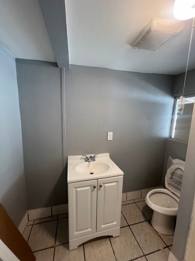 Photo - Cozy 2 Bedroom 1 Bathroom