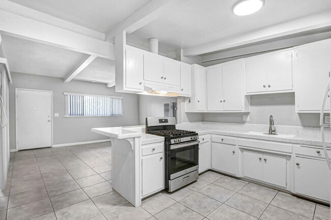 Photo - 930 Stillman Ave