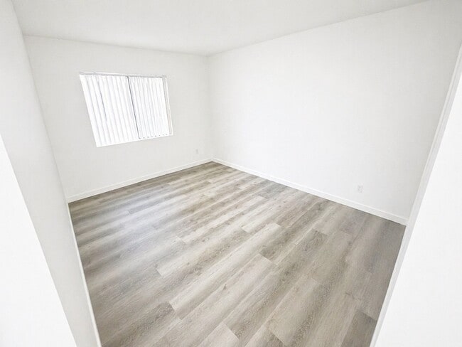 Photo - 15020 Burbank Blvd Unit 1O2