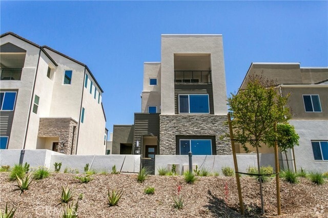 Building Photo - 612 Chinon Rental