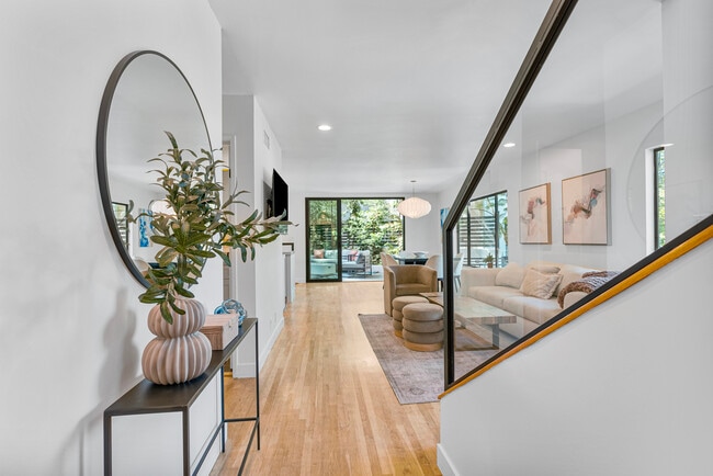 Photo - 4006 Milaca Pl