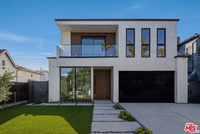 Photo - 441 Croft Ave