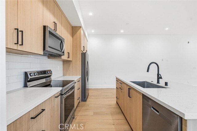 Photo - 6556 Balboa Blvd