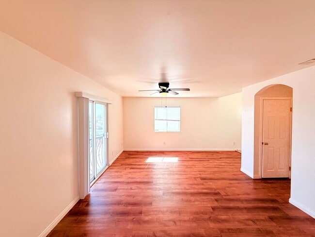 Photo - 762 W 21st St Unit 3