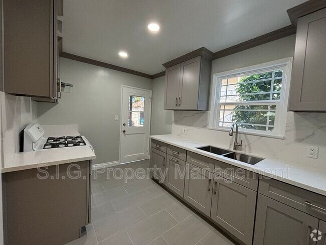 Building Photo - 3639 Valihi Way Unit #A Rental