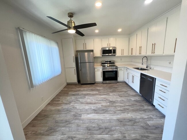 Photo - 3359 Mentone Ave Unit 6