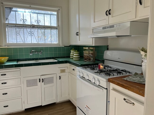 Photo - 1115 S Washburn Ave