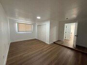 Photo - 8901 1/2 Holmes Ave