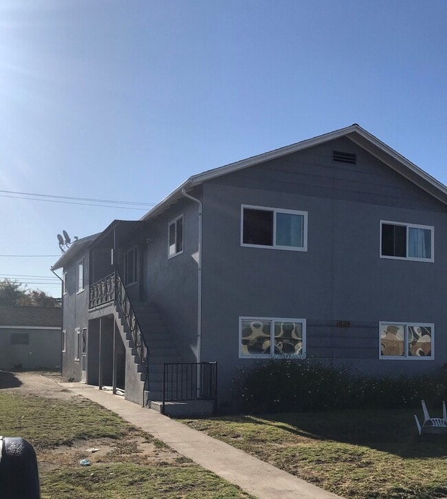 Building Photo - "Charming 2-Bedroom Unit A