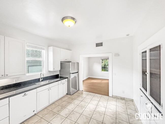 Photo - Beautiful 2B 1BA Unit in Hillcrest w/ AC and Private Yard! Unit 4329 Cleveland Ave