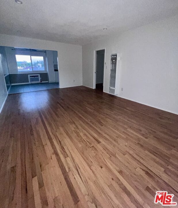 Photo - 6610 Whitsett Ave