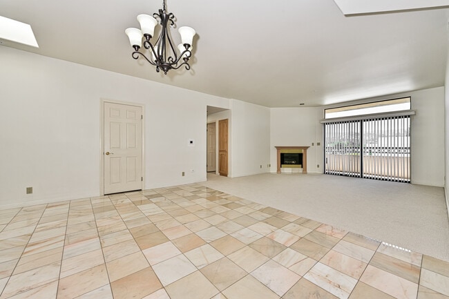 Photo - 5319 Lindley Ave Unit 303