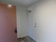 Photo - Beautiful Tri Level 2 Bed 2.5 Bath Single ... House