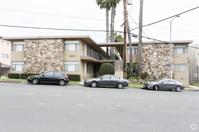 Photo - 10535 National Blvd