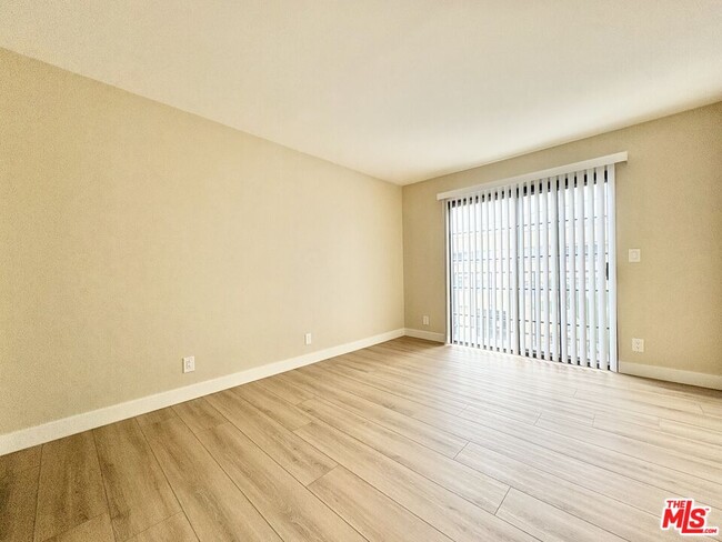 Photo - 6202 Fulton Ave Unit 101