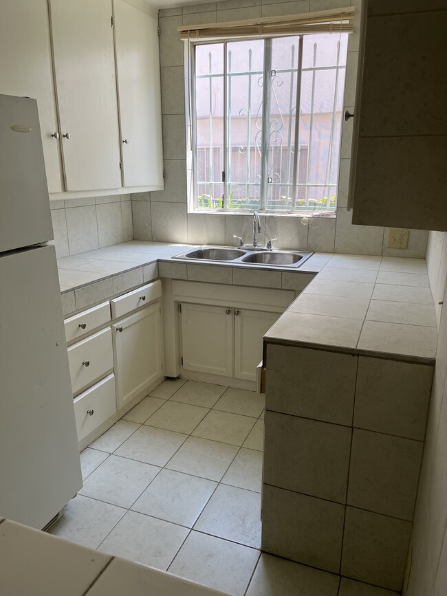 Photo - 827 N Hudson Ave