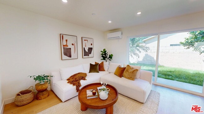 Photo - 6445 Satsuma Ave