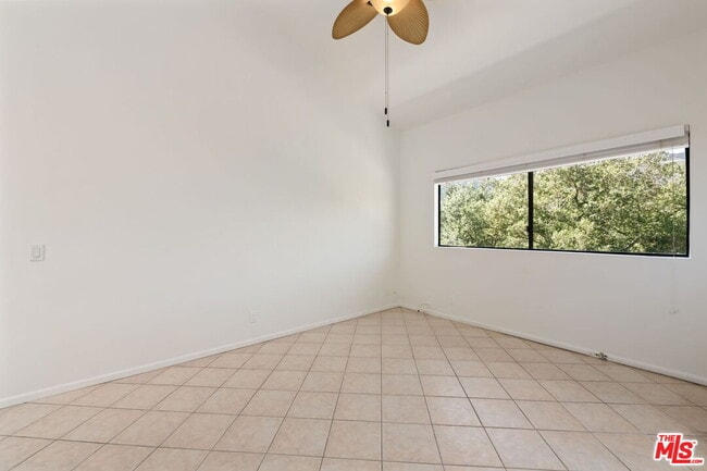 Photo - 1631 Michael Ln