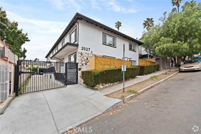 Building Photo - 2027 Vista Del Mar Ave Unit 3 Rental