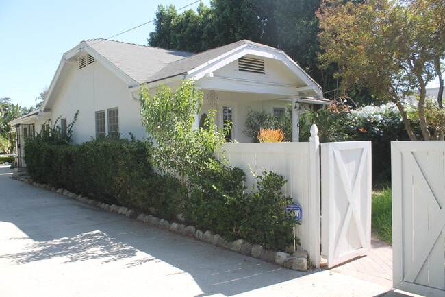 Building Photo - 2350 Windsor Ave