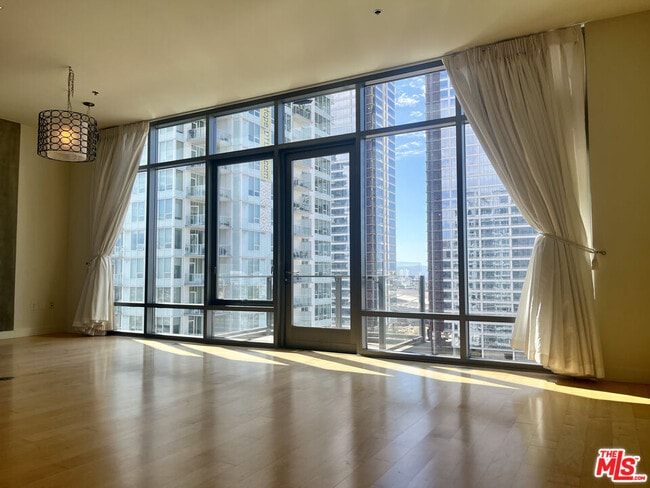 Photo - 1100 S Hope St Unit 1704