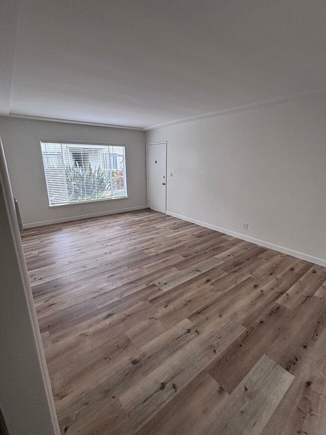 Photo - 1280 Laurel Ave Unit 19