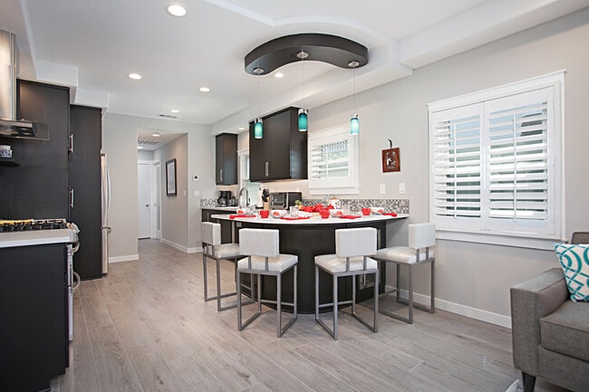 Photo - 819 Dover Ct