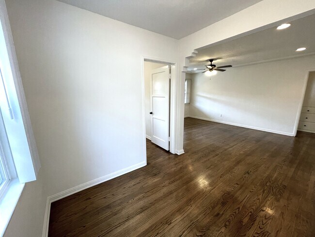 Photo - 3211 Bagley Ave Unit 3215