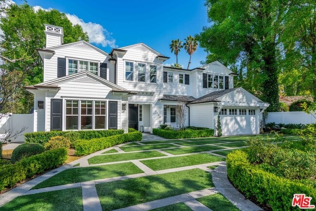 Photo - 4800 Zelzah Ave