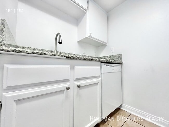 Photo - 5245 Riverton Ave Unit 102