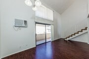 Photo - 11545 Moorpark St