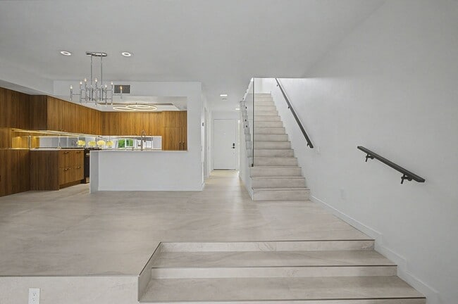 Building Photo - AVAILABLE NOW!! 2 Bedroom 3 Bathroom condo in Palm Springs!