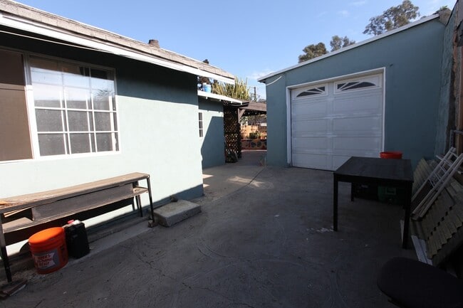 Photo - 641 Orme Ave