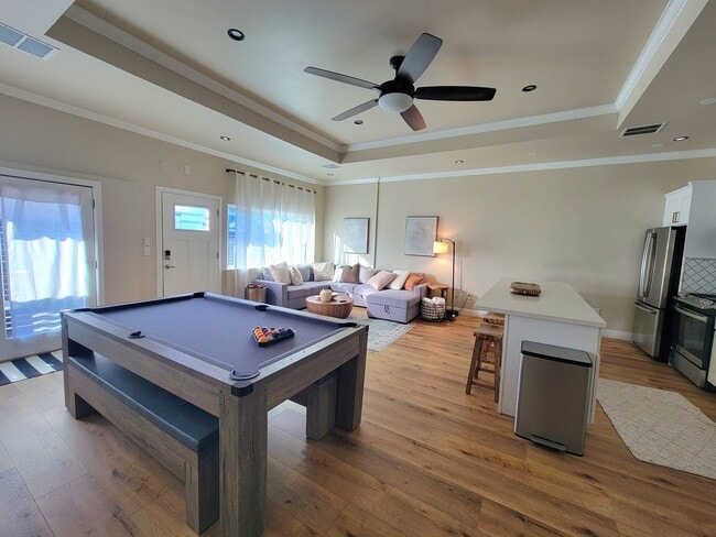 Photo - 3845 Richmond St