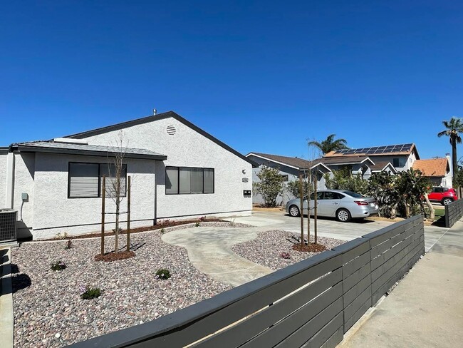 Newly Renovated (2022)! 7BD/3BA - Newly Renovated (2022)! 7BD/3BA