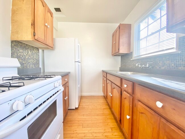 Photo - 422 S Coronado St Apartment Unit A